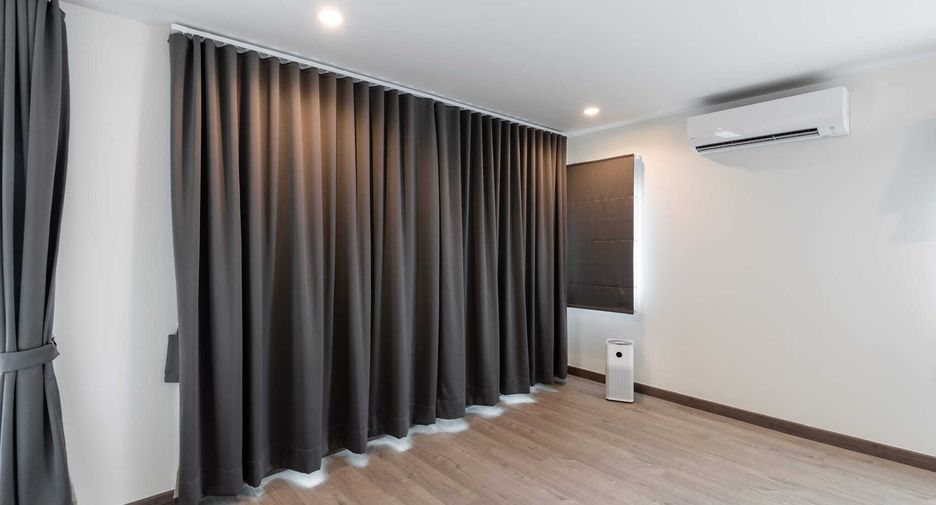 For sale and for rent 4 bedrooms house in Saphan Sung, Bangkok