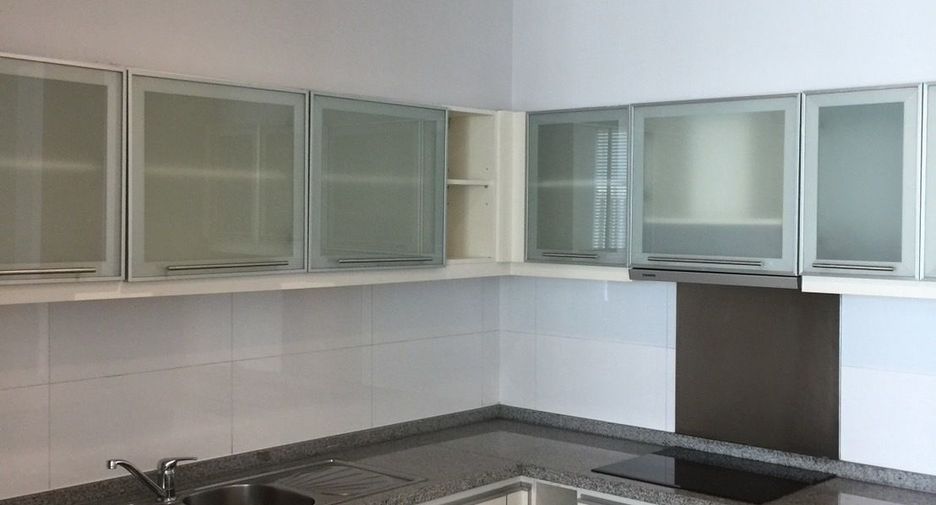 Condo en alquiler de 2 habitaciones en Khlong Toei, Bangkok