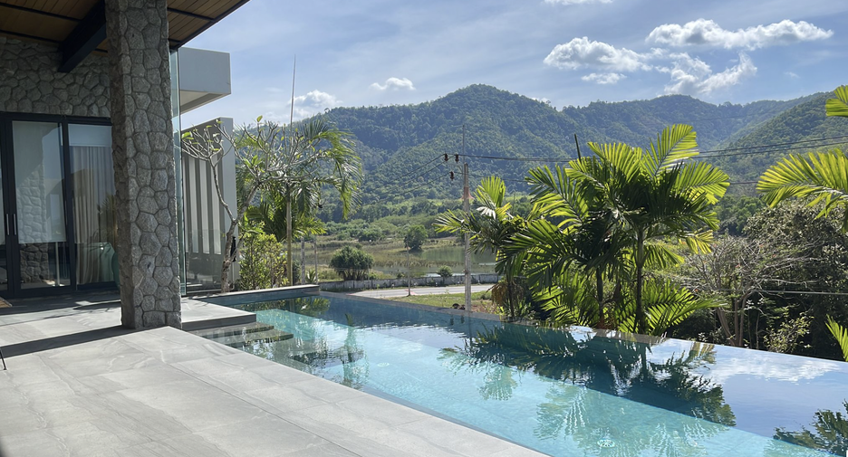 For sale 3 bedrooms villa in Thalang, Phuket