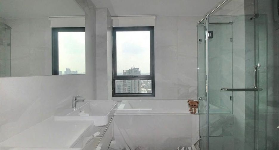 For sale 2 ベッドルーム condo in Watthana, Bangkok