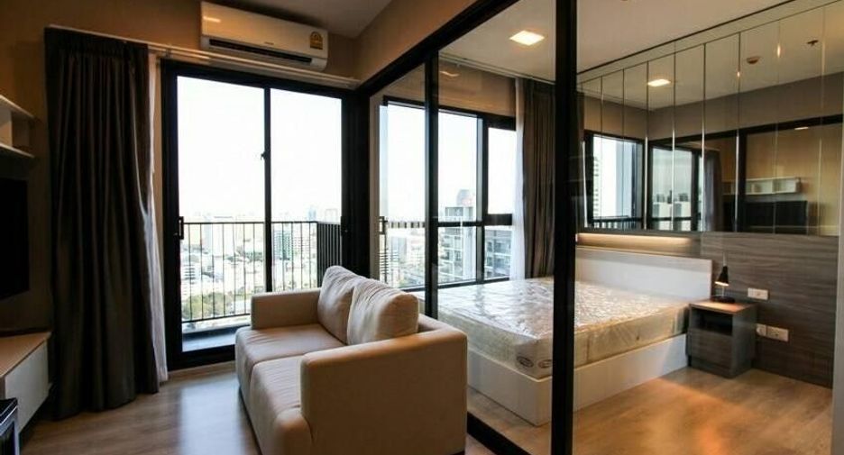 À vendre 1 chambre condo à Huai Khwang, Bangkok