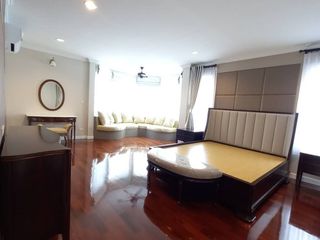 À louer 4 chambres maison à Bang Na, Bangkok