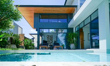 For rent 4 bedrooms villa in Mueang Phuket, Phuket