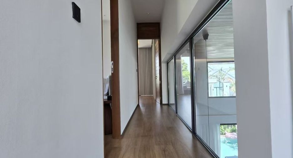 For rent 4 bedrooms villa in Mueang Phuket, Phuket