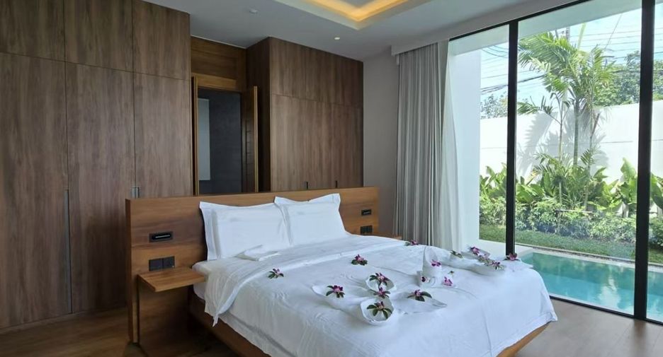 For rent 4 bedrooms villa in Mueang Phuket, Phuket