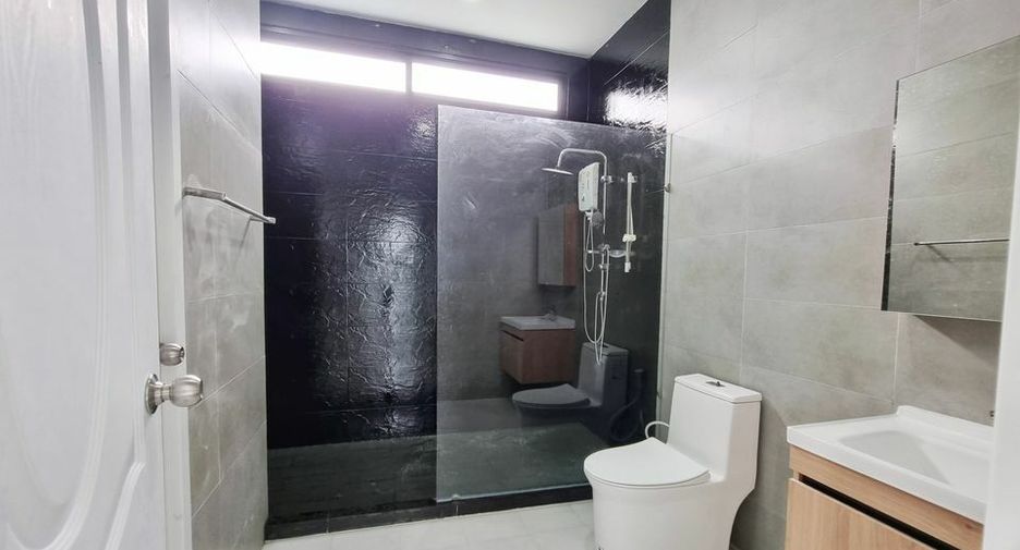 For sale 3 bedrooms house in Prawet, Bangkok