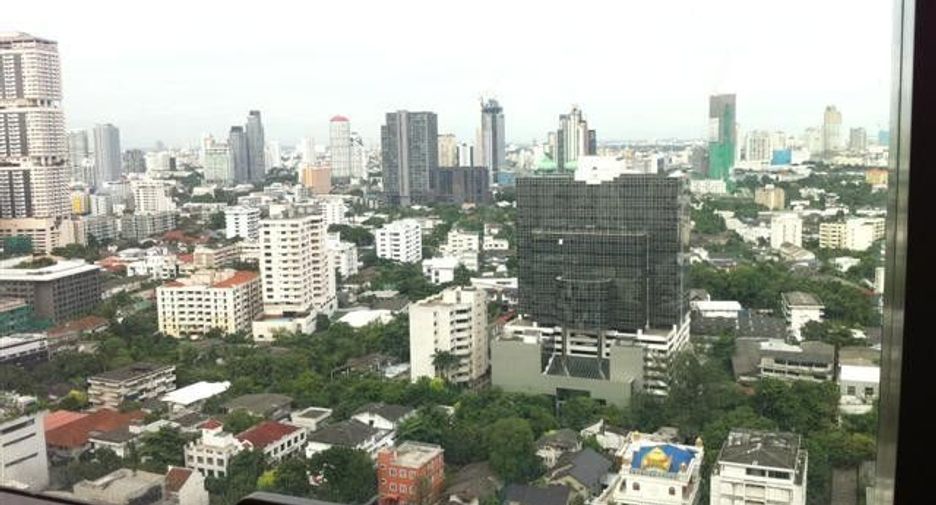For rent 2 bedrooms condo in Khlong Toei, Bangkok
