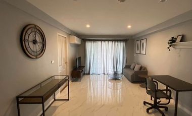 Condo en alquiler de 2 habitaciones en Huai Khwang, Bangkok
