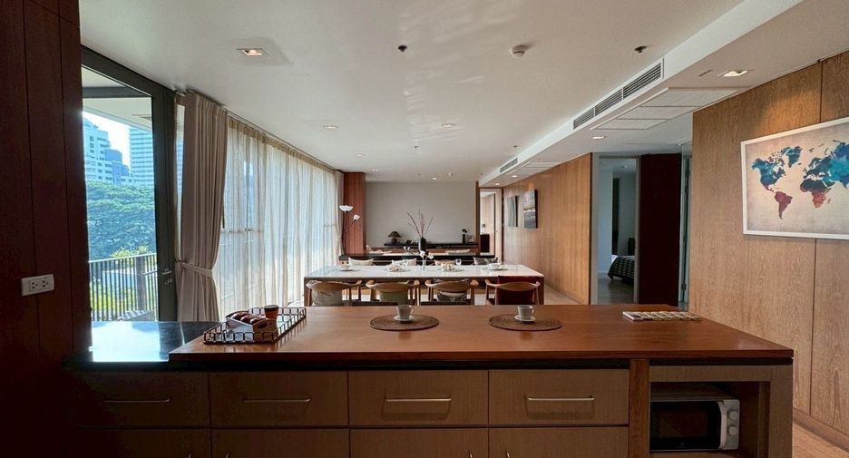 For rent 3 bedrooms condo in Watthana, Bangkok