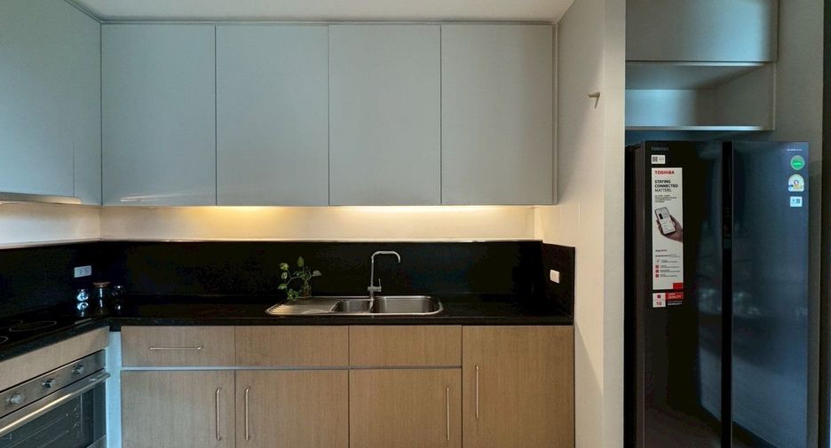 For rent 3 bedrooms condo in Watthana, Bangkok
