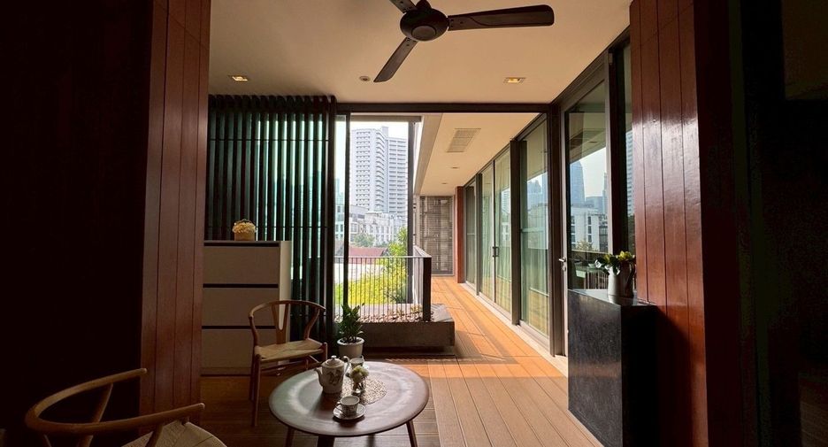 For rent 3 bedrooms condo in Watthana, Bangkok
