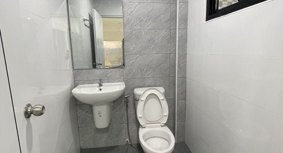 For sale 3 ベッドルーム house in Nong Khaem, Bangkok