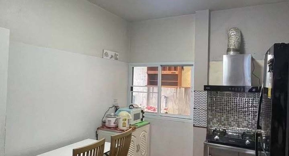 Haus zur Miete mit 5 Zimmer in Bang Khen, Bangkok