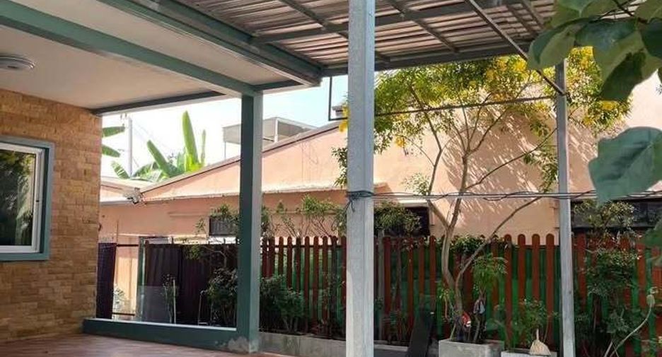 Haus zur Miete mit 5 Zimmer in Bang Khen, Bangkok