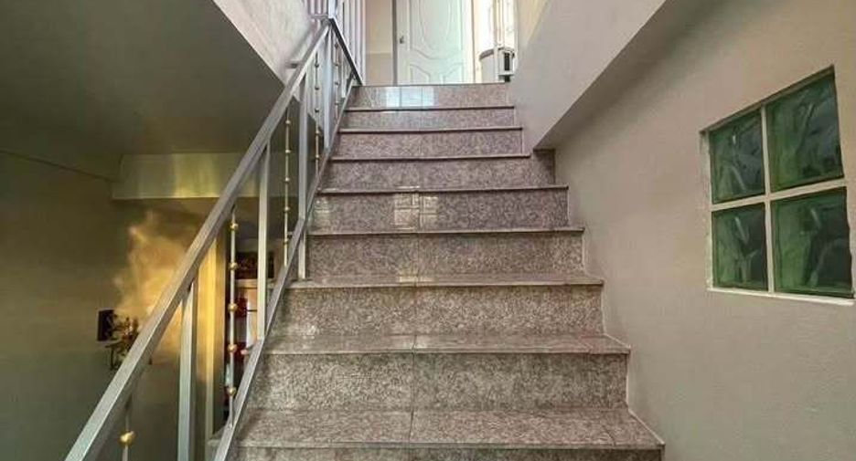 Haus zur Miete mit 5 Zimmer in Bang Khen, Bangkok