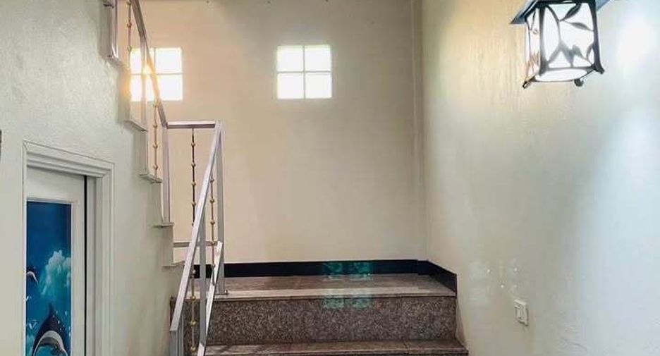 Haus zur Miete mit 5 Zimmer in Bang Khen, Bangkok