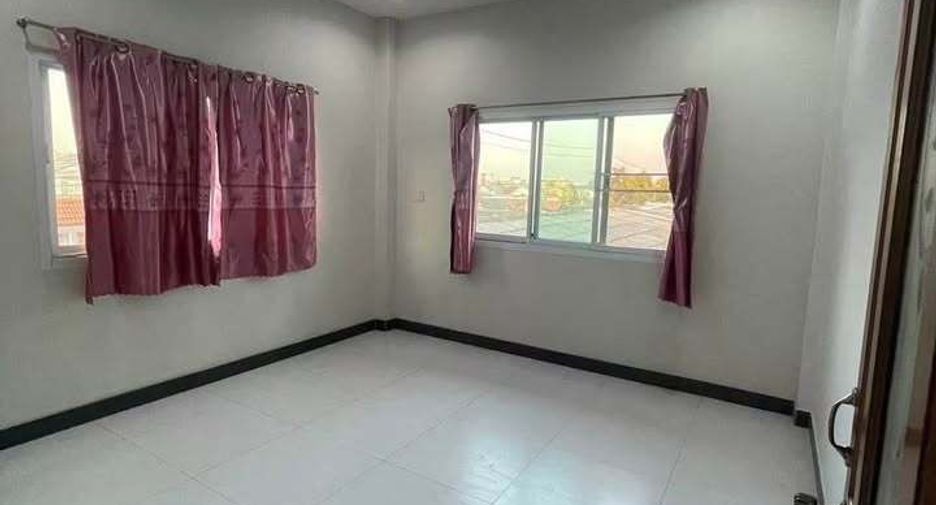 Haus zur Miete mit 5 Zimmer in Bang Khen, Bangkok