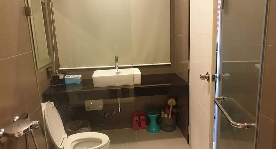 Продажа 2 спальни кондо в Лат Пхрао, Бангкок