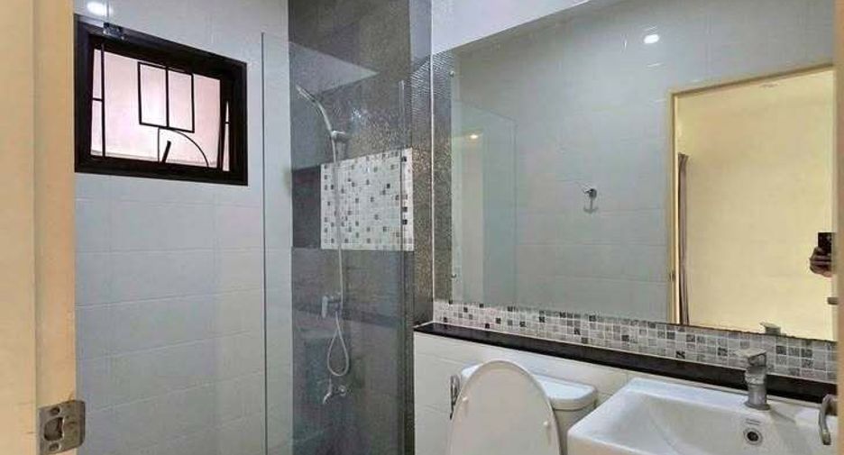 Аренда 3 спальни таунхаус в Bang Phli, Самутпракан