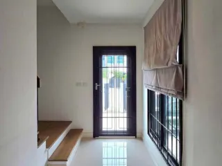 出租 3 卧室 联排别墅 在 Bang Phli, Samut Prakan