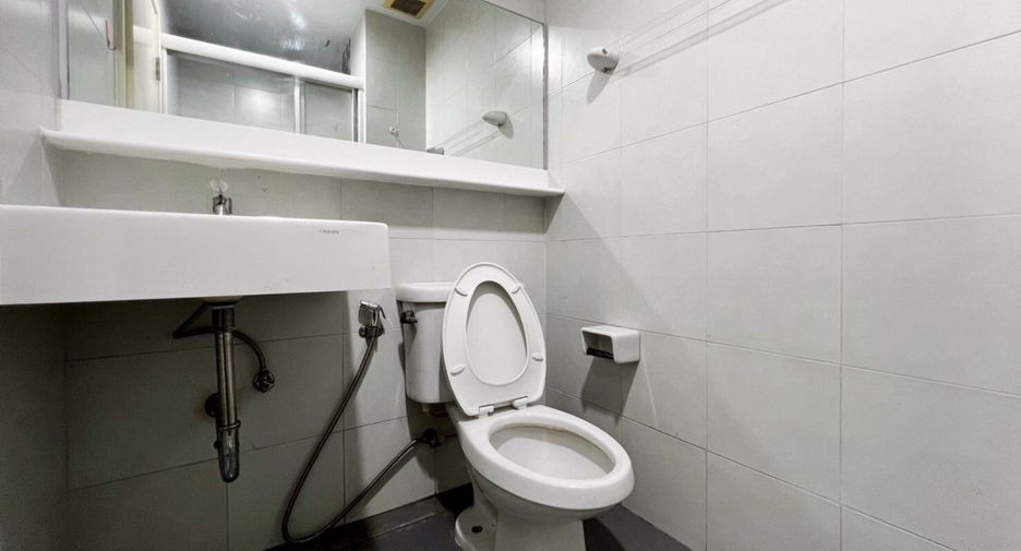 For sale and for rent 1 bed condo in Khlong Toei, Bangkok