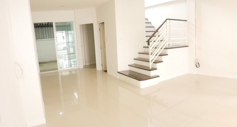 For rent 4 ベッドルーム townhouse in Nong Khaem, Bangkok