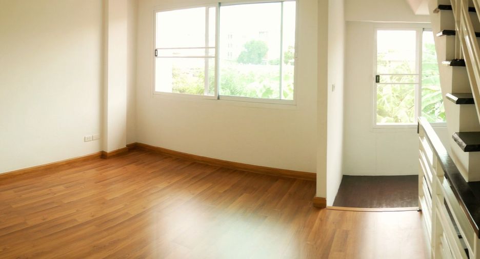 For rent 4 ベッドルーム townhouse in Nong Khaem, Bangkok