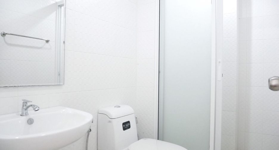 For rent 4 ベッドルーム townhouse in Nong Khaem, Bangkok