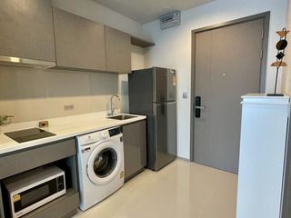 Condo en alquiler de 1 habitaciones en Huai Khwang, Bangkok