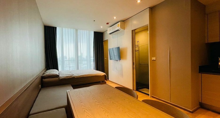 For rent studio condo in Khlong Toei, Bangkok