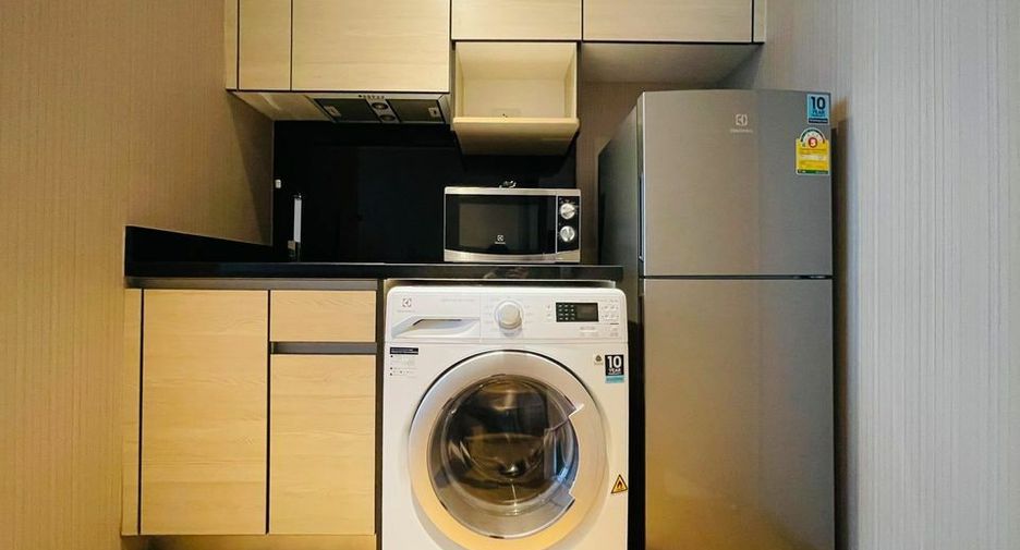 For rent studio condo in Khlong Toei, Bangkok
