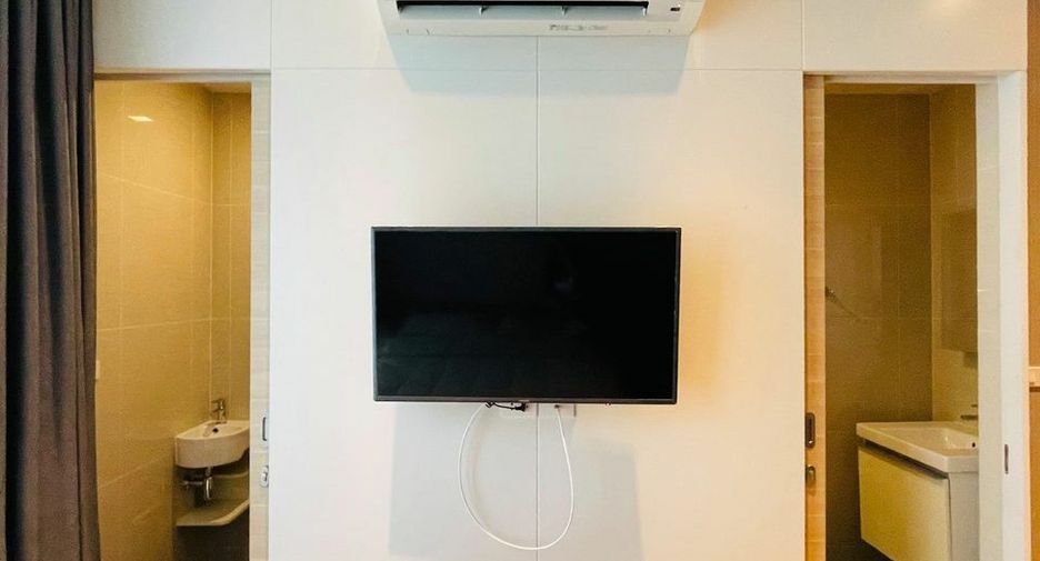 For rent studio condo in Khlong Toei, Bangkok