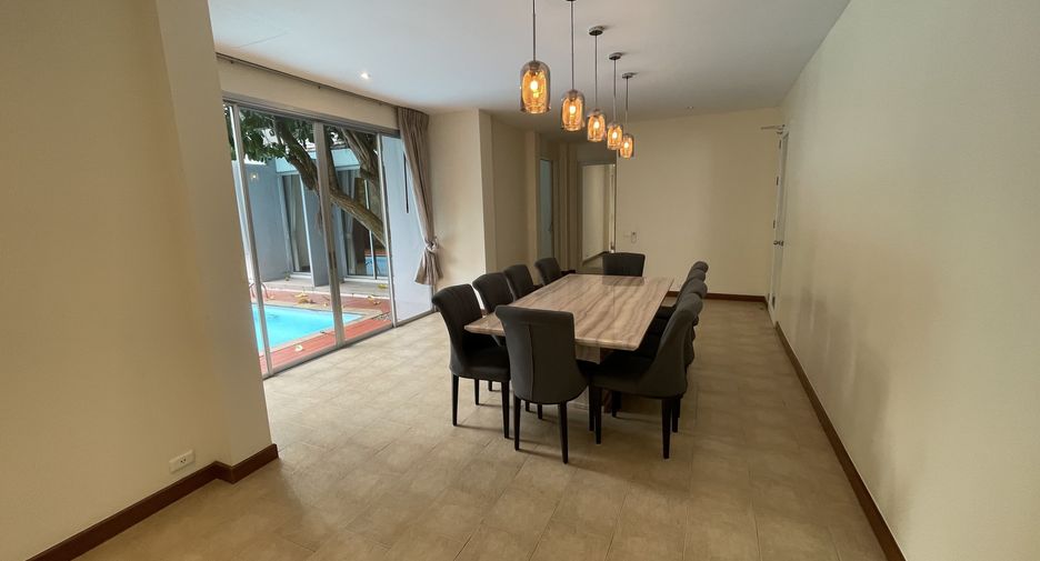 For rent 3 bedrooms house in Huai Khwang, Bangkok
