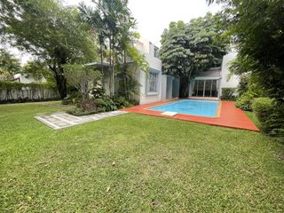 For rent 3 bedrooms house in Huai Khwang, Bangkok