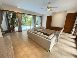 For rent 3 bedrooms house in Huai Khwang, Bangkok