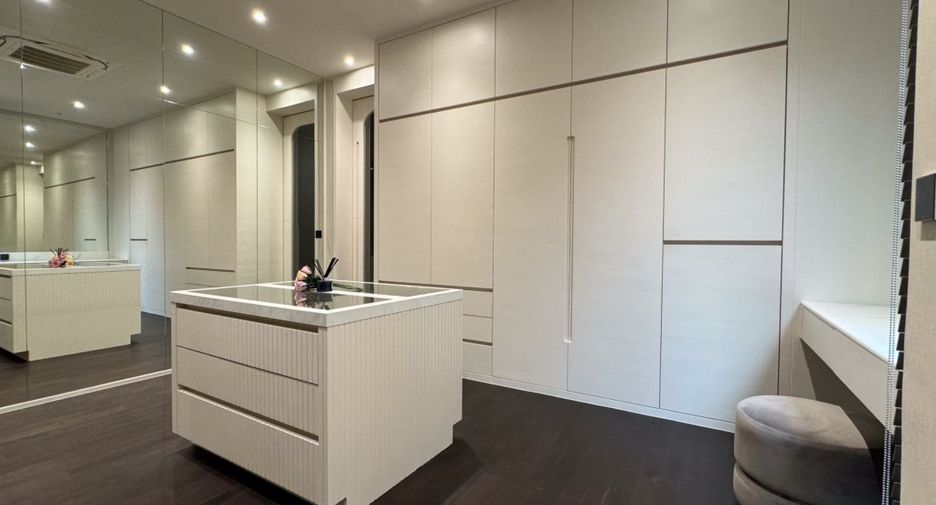 For rent 4 bedrooms house in Suan Luang, Bangkok