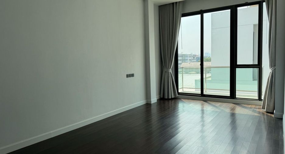 For rent 4 bedrooms house in Suan Luang, Bangkok