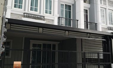 For sale 4 bedrooms townhouse in Prawet, Bangkok
