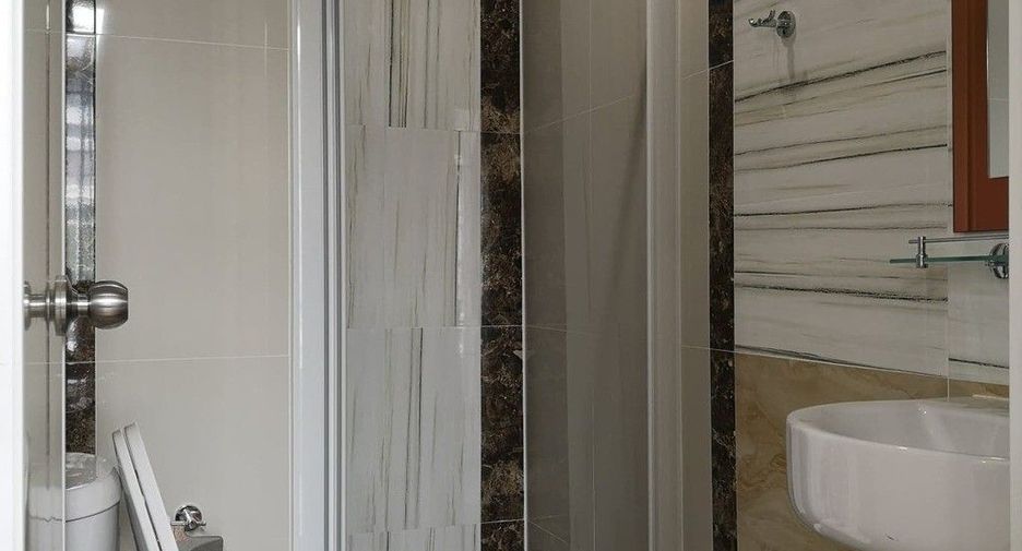 For sale 4 bedrooms townhouse in Prawet, Bangkok