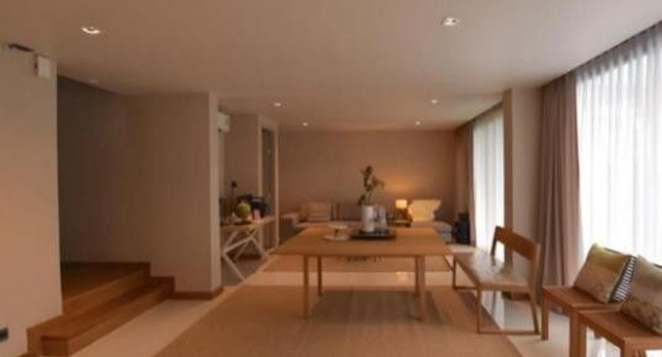 Casa en venta de 4 habitaciones en Huai Khwang, Bangkok