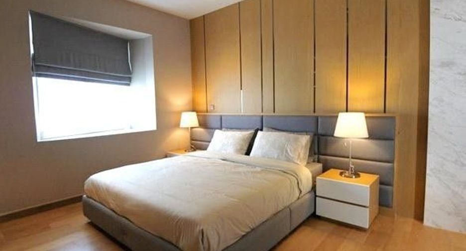 Casa en venta de 4 habitaciones en Huai Khwang, Bangkok
