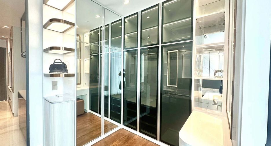 For rent 1 bed condo in Sathon, Bangkok