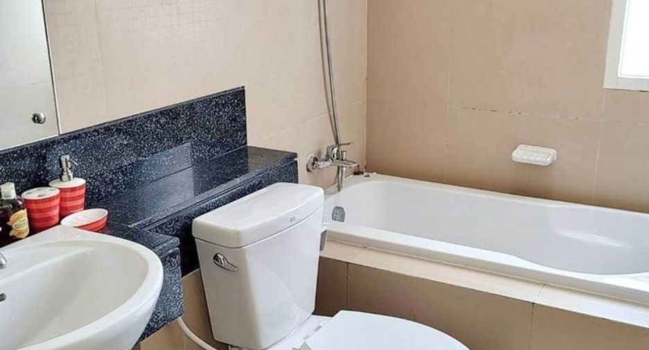 For rent 2 bedrooms condo in Watthana, Bangkok