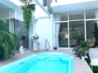 For sale 5 bedrooms house in Wang Thonglang, Bangkok