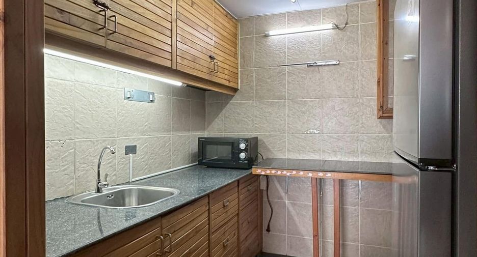 For rent 2 bedrooms condo in Phra Khanong, Bangkok