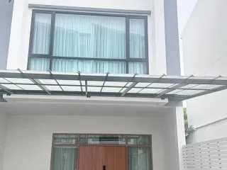 Reihenhaus zum Kauf und zur Miete mit 3 Zimmer in Phra Khanong, Bangkok