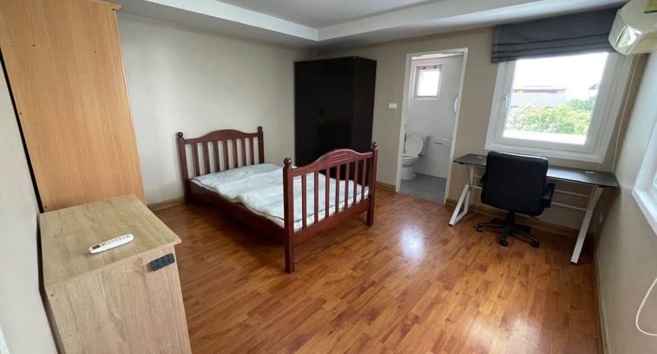 For rent 5 bedrooms condo in Bang Kapi, Bangkok