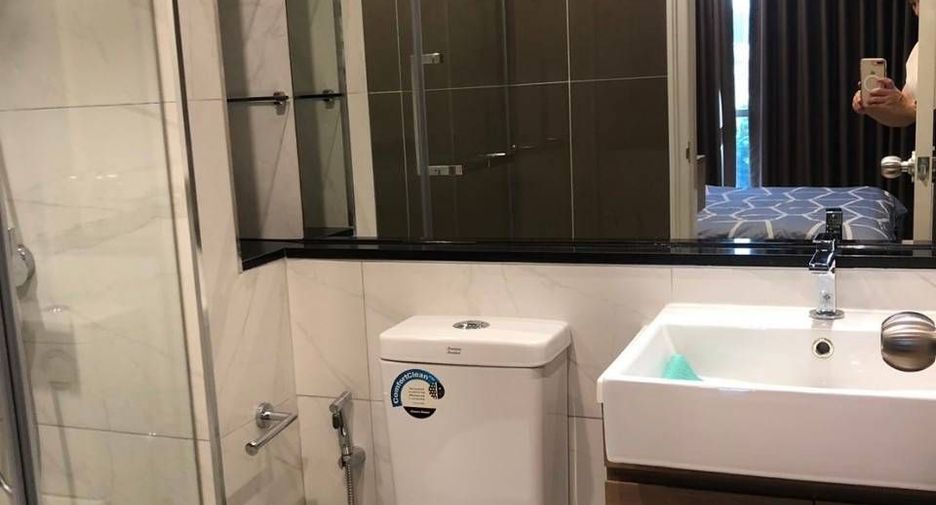 Condo en alquiler de 1 habitaciones en Phra Khanong, Bangkok