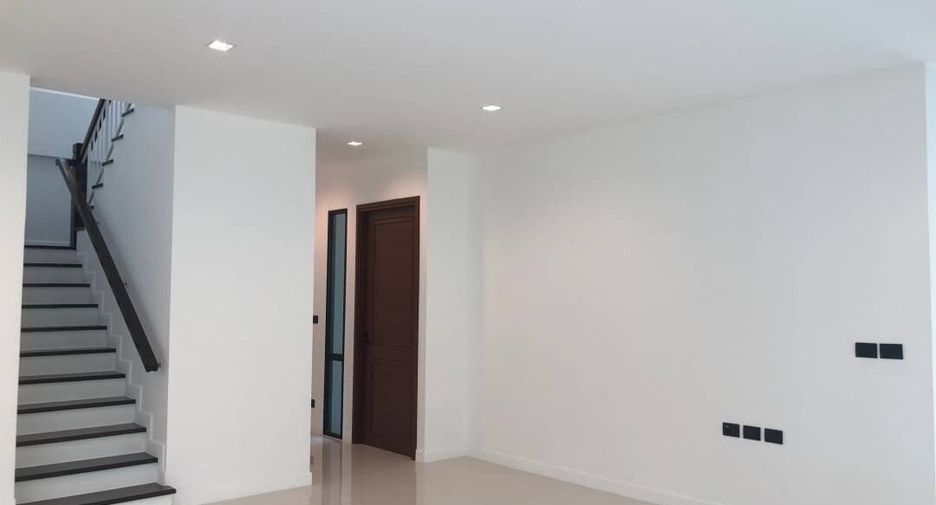 For sale 3 bedrooms house in Khan Na Yao, Bangkok