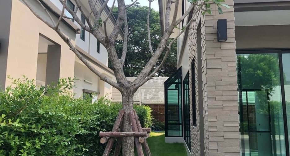 For sale 3 bedrooms house in Khan Na Yao, Bangkok